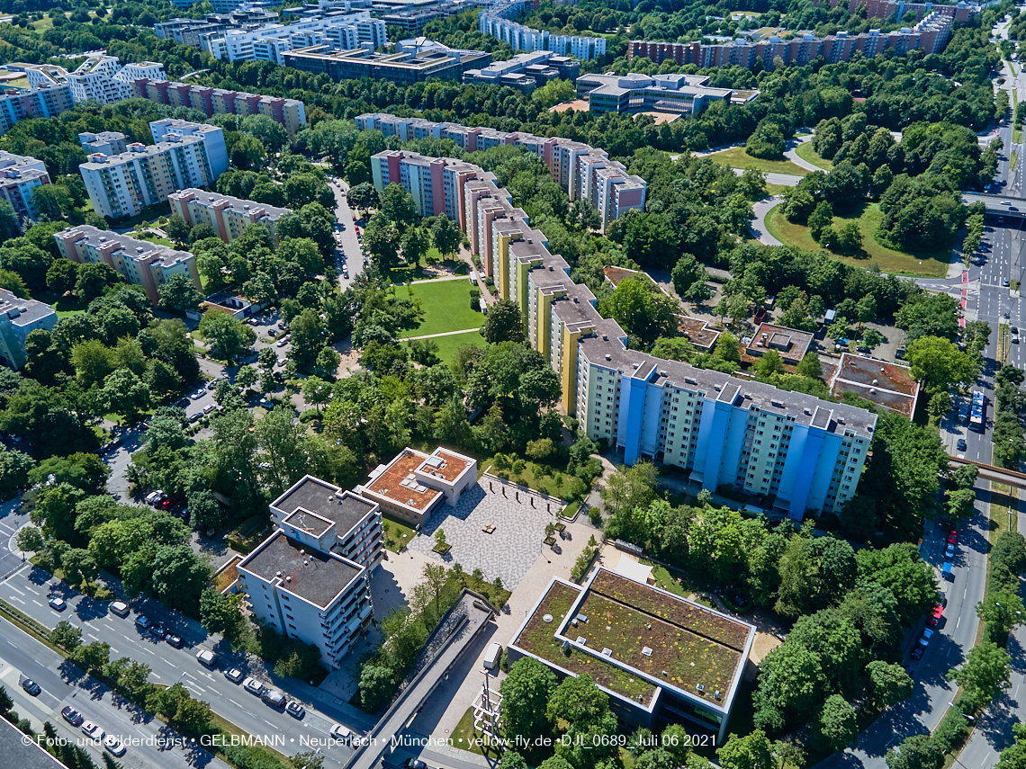 06.07.2021 - Einkaufs- und Wohnzentrum Quiddestraße in Neuperlach